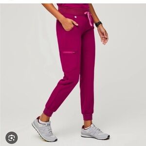 Figs dark magenta Zamora joggers size large petite